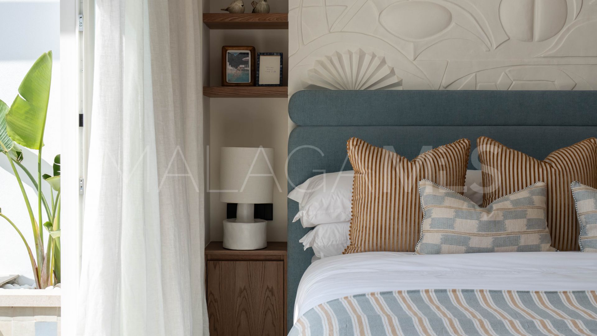 Semi detached villa with 3 bedrooms for sale in Marbella Golden Mile