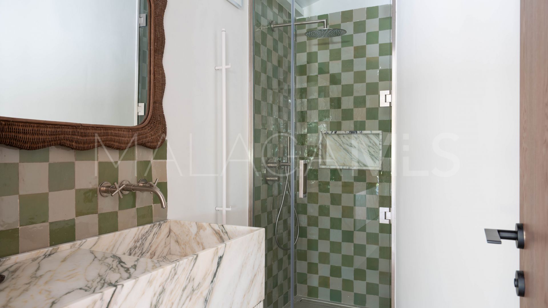 Semi detached villa with 3 bedrooms for sale in Marbella Golden Mile