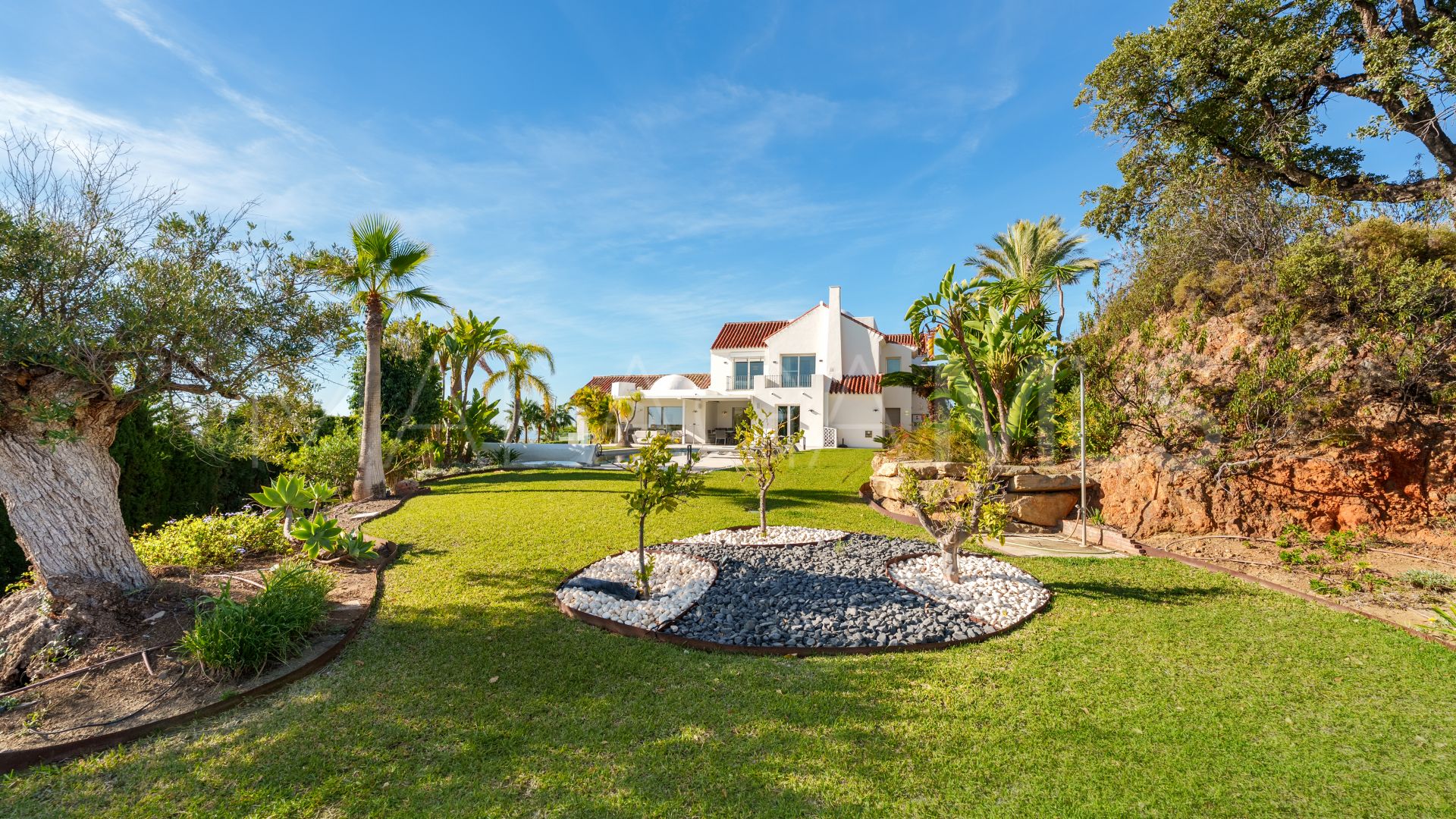 Villa for sale with 9 bedrooms in Puerto del Almendro