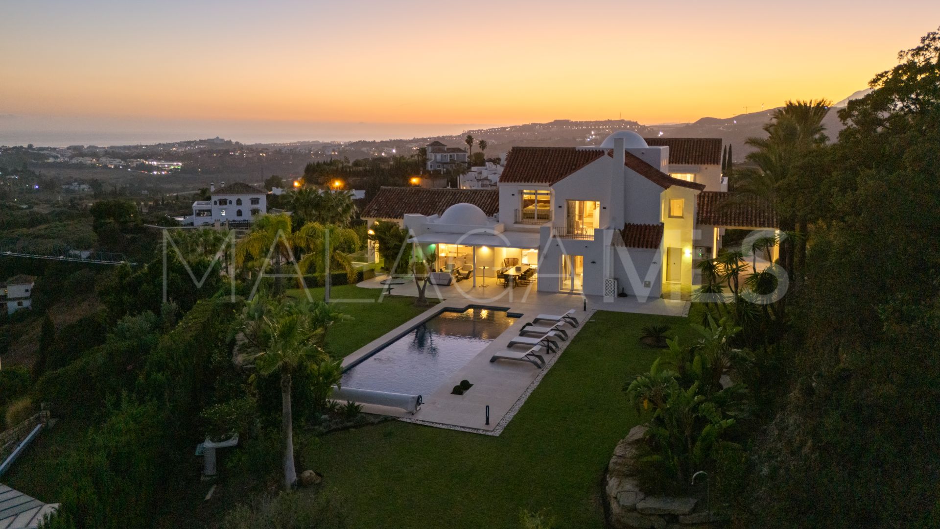 Villa for sale with 9 bedrooms in Puerto del Almendro