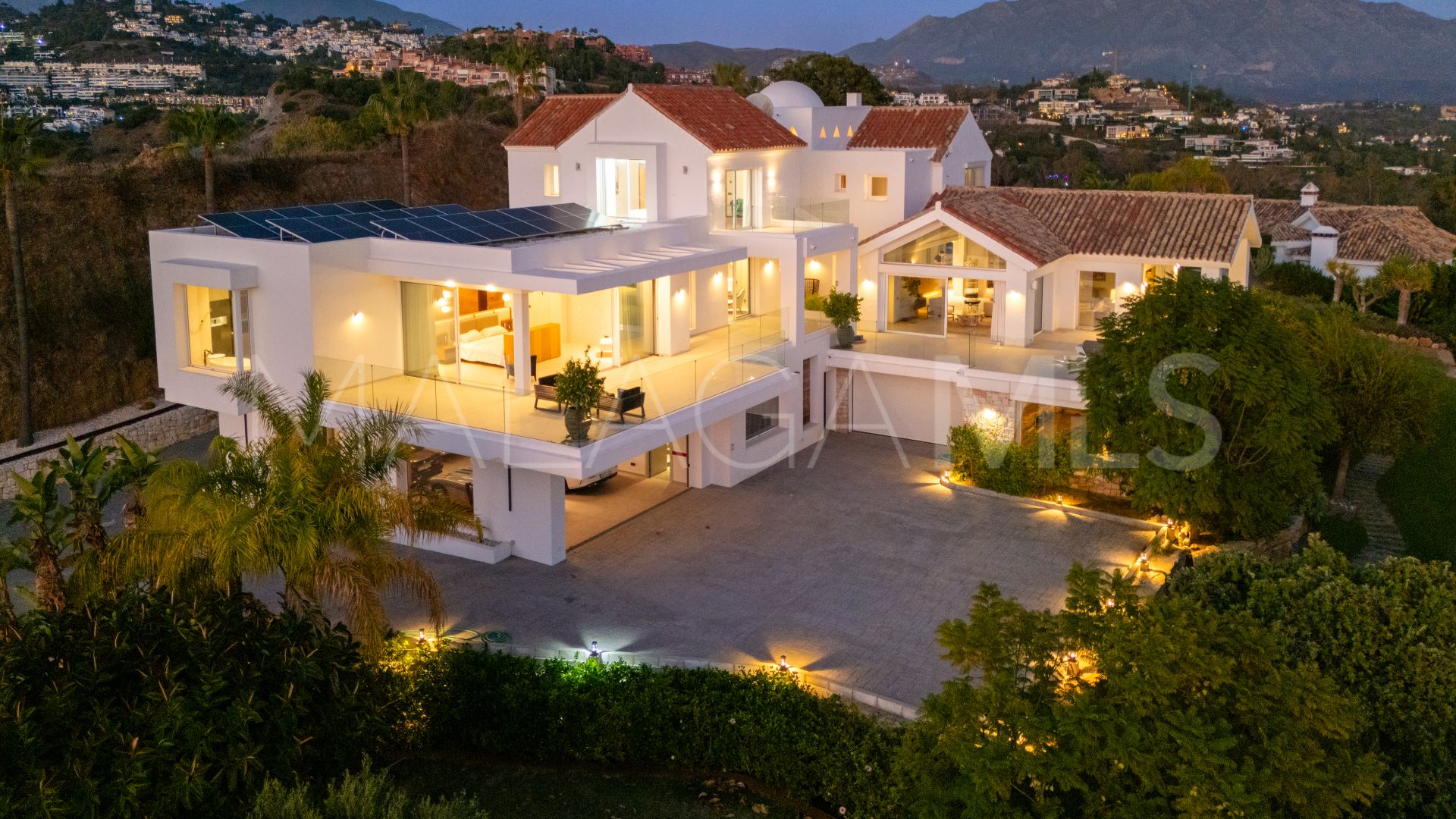 Villa for sale with 9 bedrooms in Puerto del Almendro