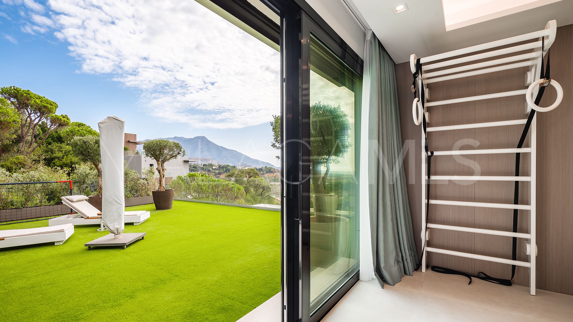 Villa for sale in El Madroñal