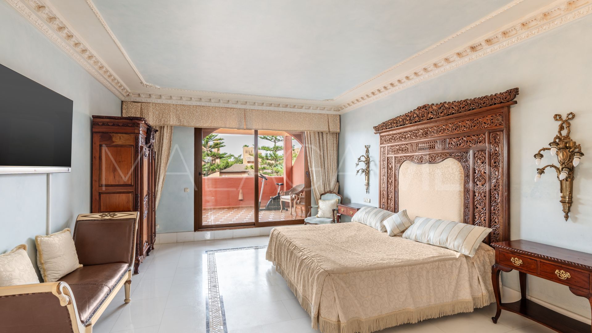 Estepona Este, Ático for sale with 5 bedrooms