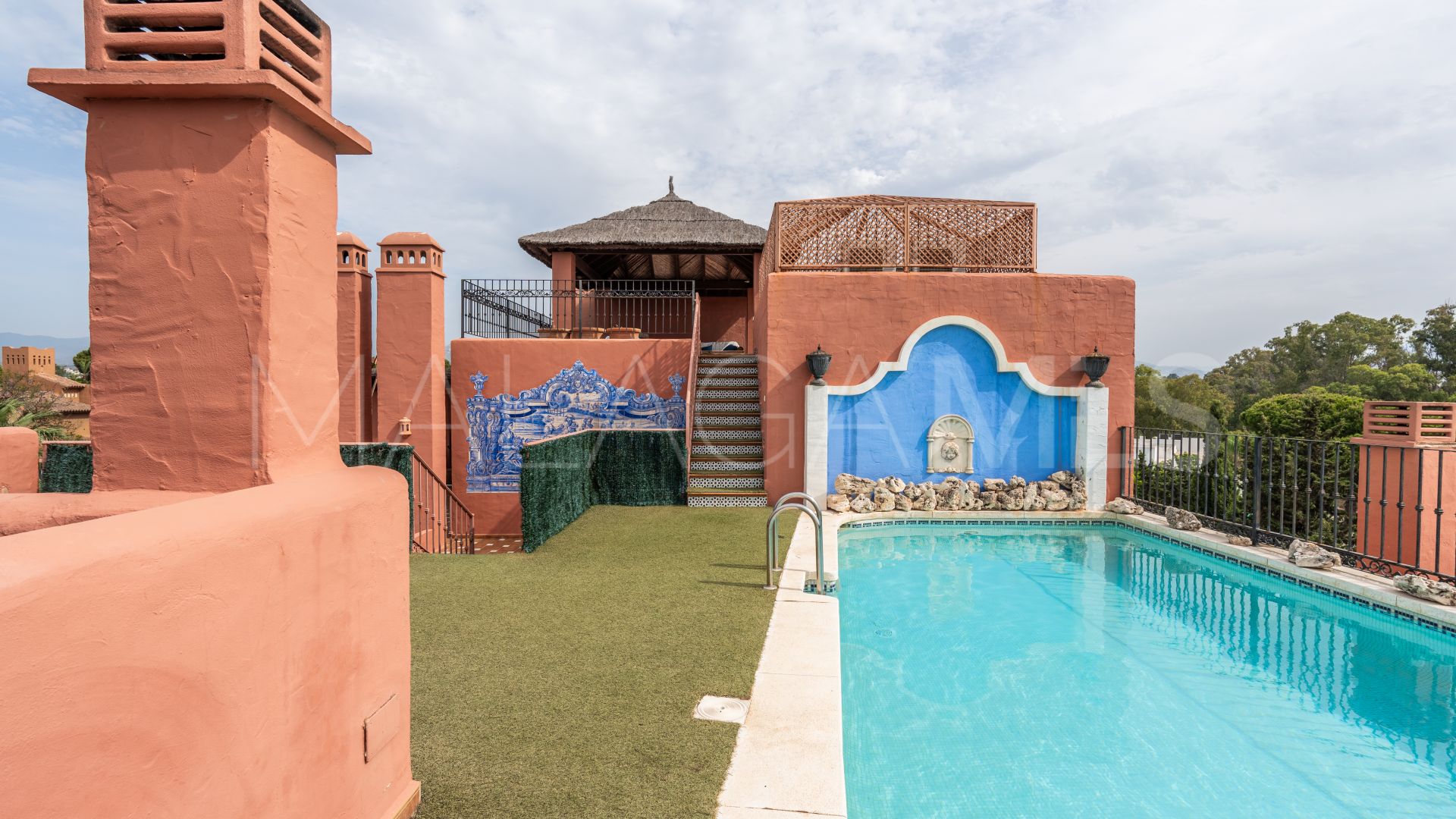 Estepona Este, Ático for sale with 5 bedrooms