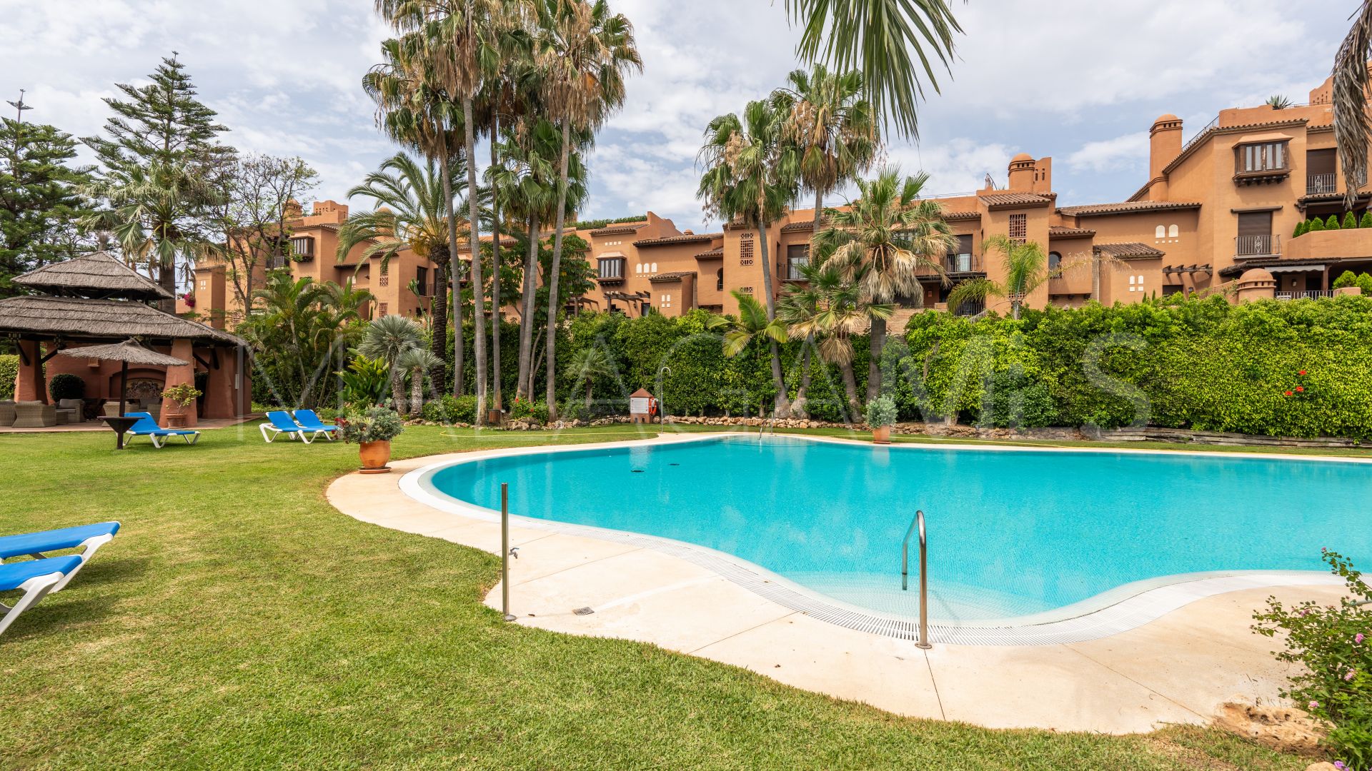 Estepona Este, Ático for sale with 5 bedrooms