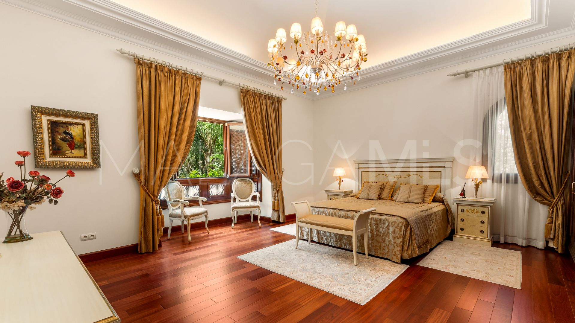 Villa for sale in Guadalmina Baja