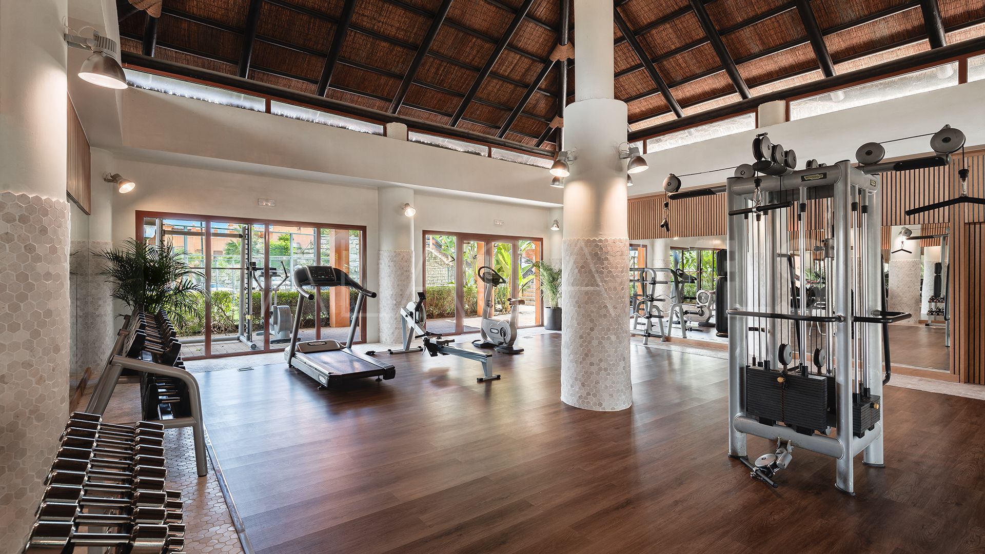 For sale apartment in Benahavis