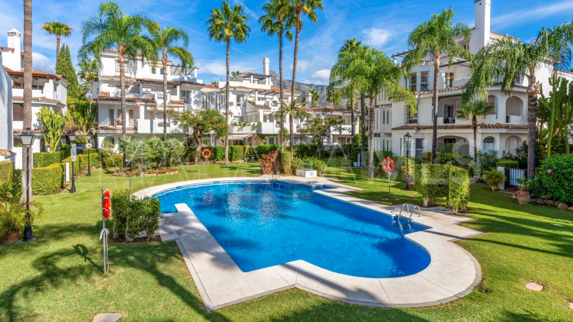 Buy 3 bedrooms duplex penthouse in Los Naranjos