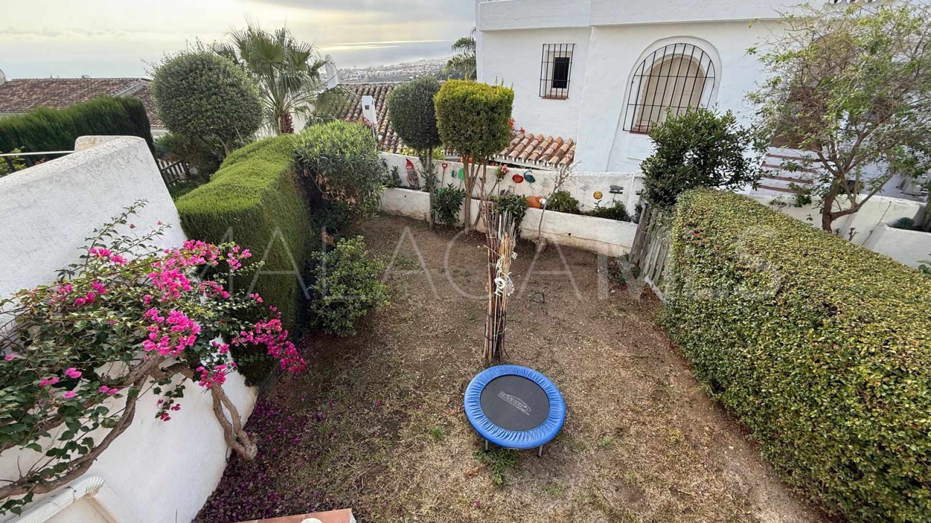 Buy adosado in Los Altos de Marbella with 2 bedrooms