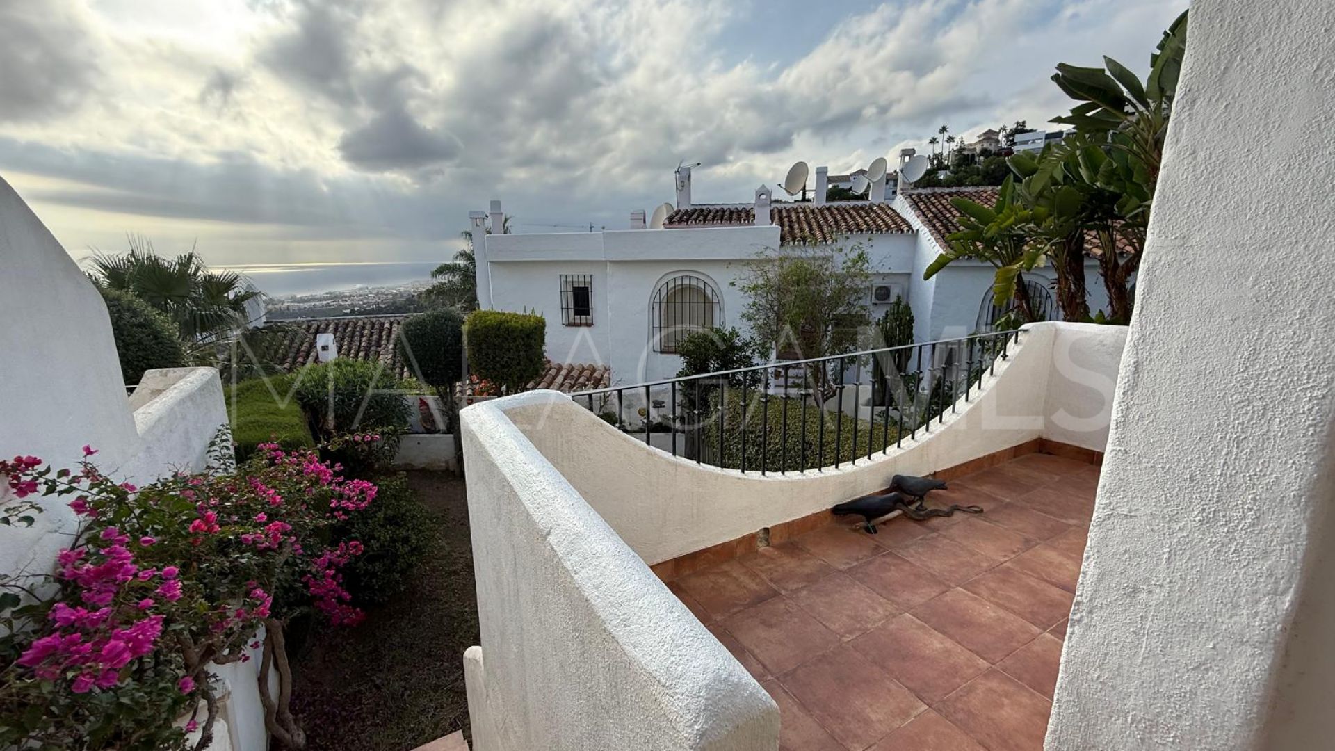 Buy adosado in Los Altos de Marbella with 2 bedrooms