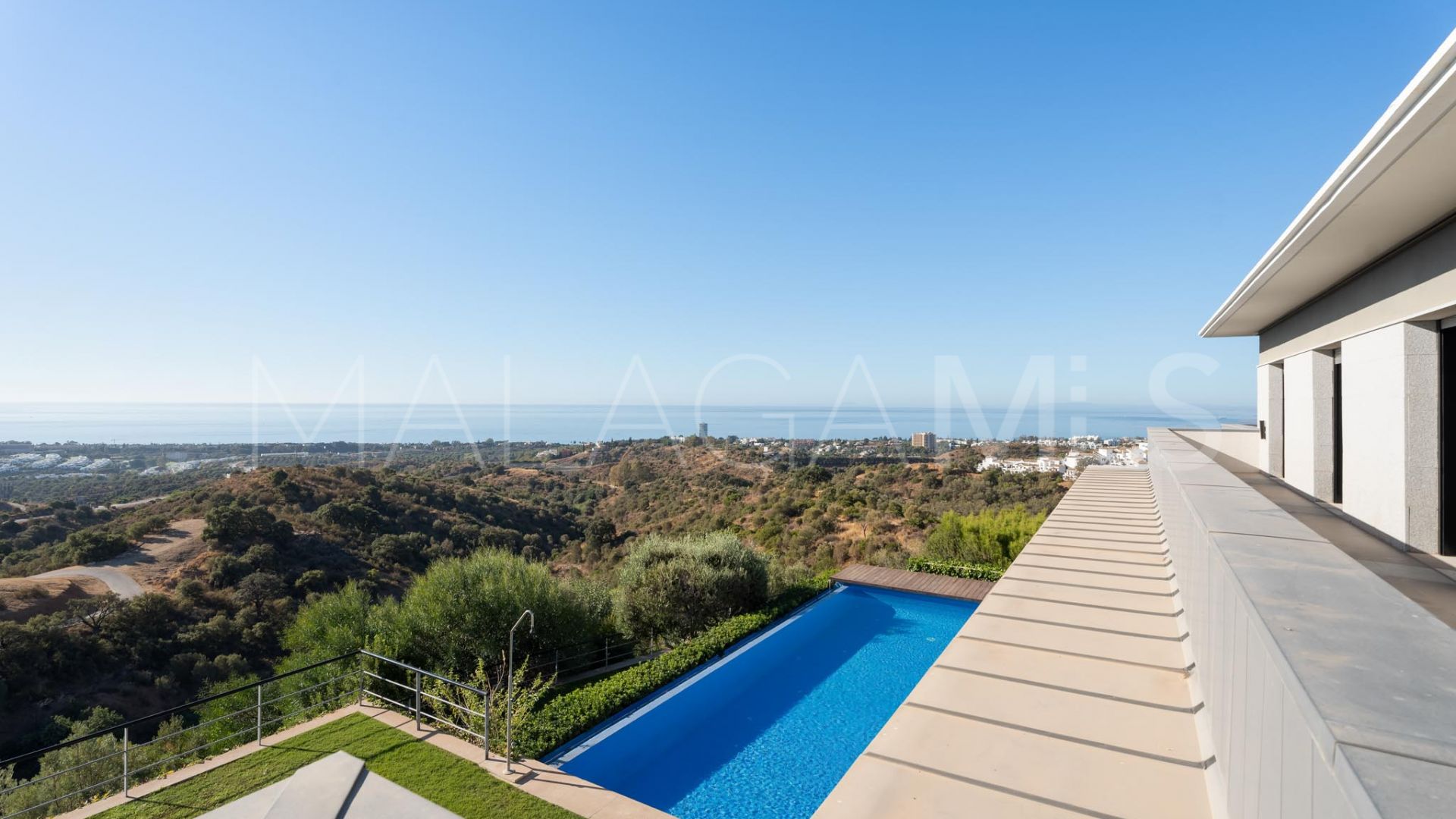 Los Altos de los Monteros, villa a la venta