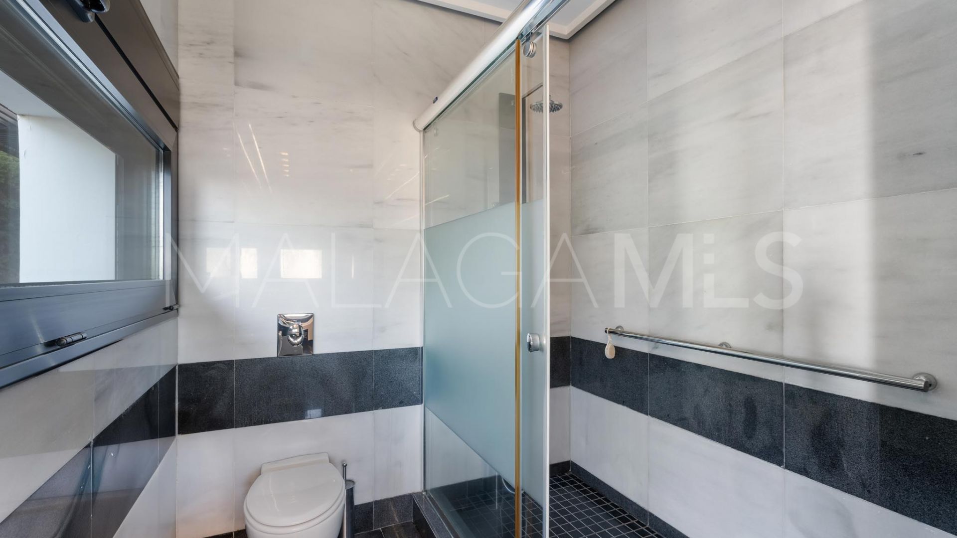 Los Altos de los Monteros, villa a la venta