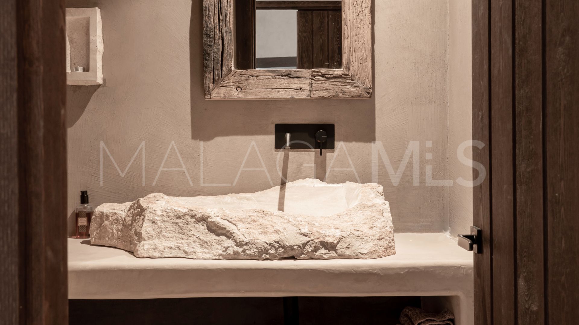 Villa for sale in Selwo