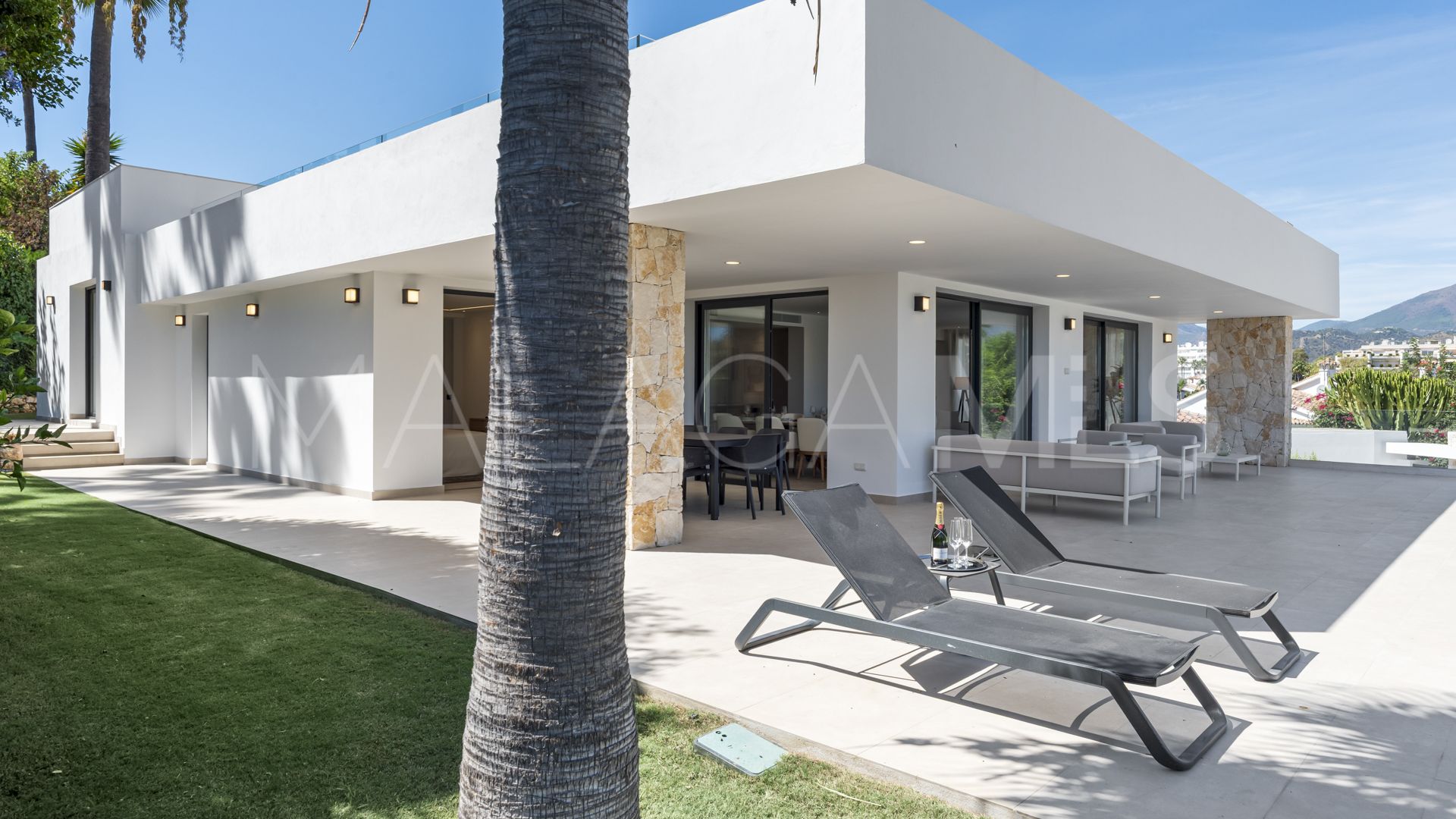 Villa for sale in Guadalmina Alta