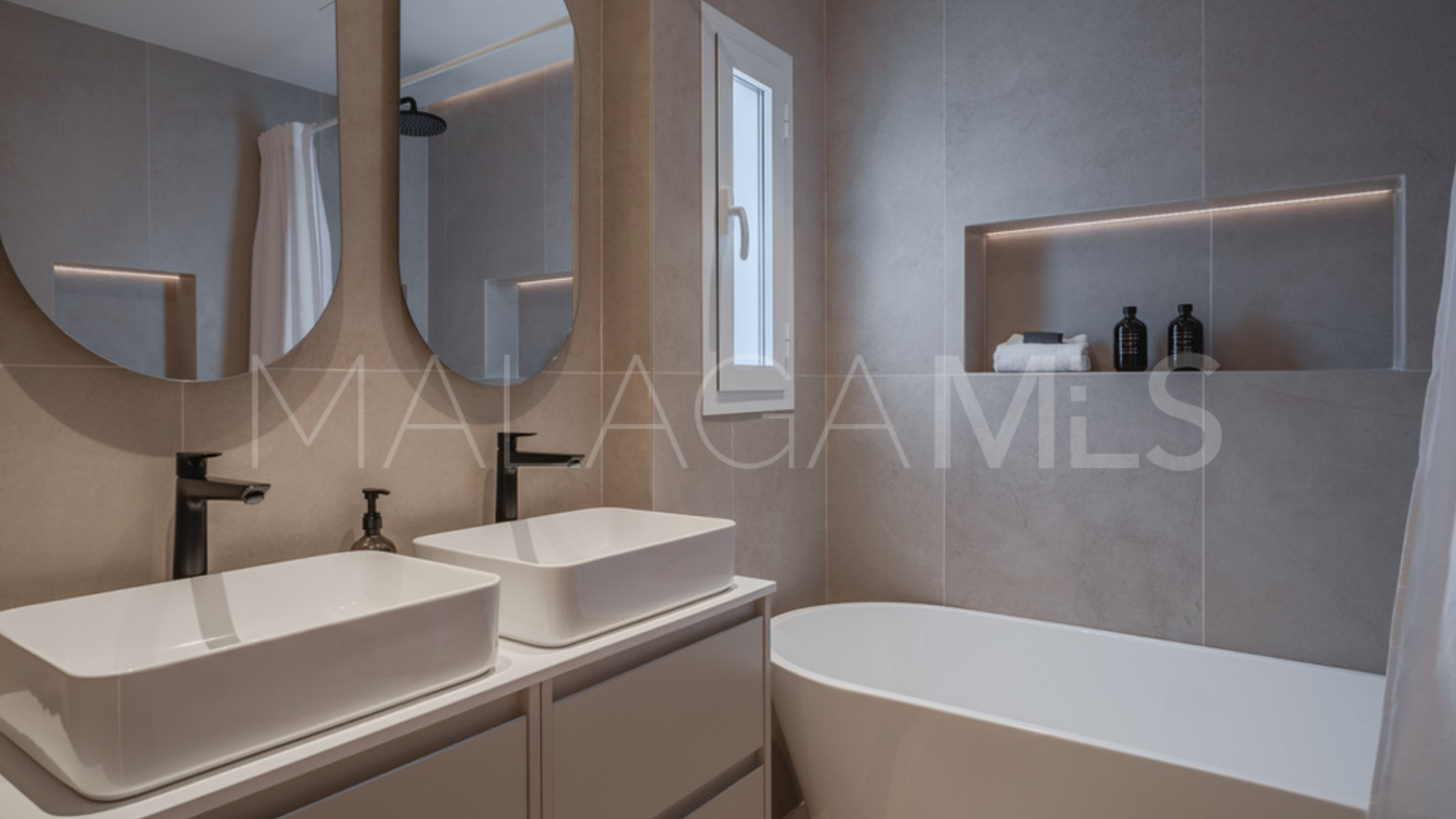 Se vende atico duplex de 4 bedrooms in Marbella - Puerto Banus