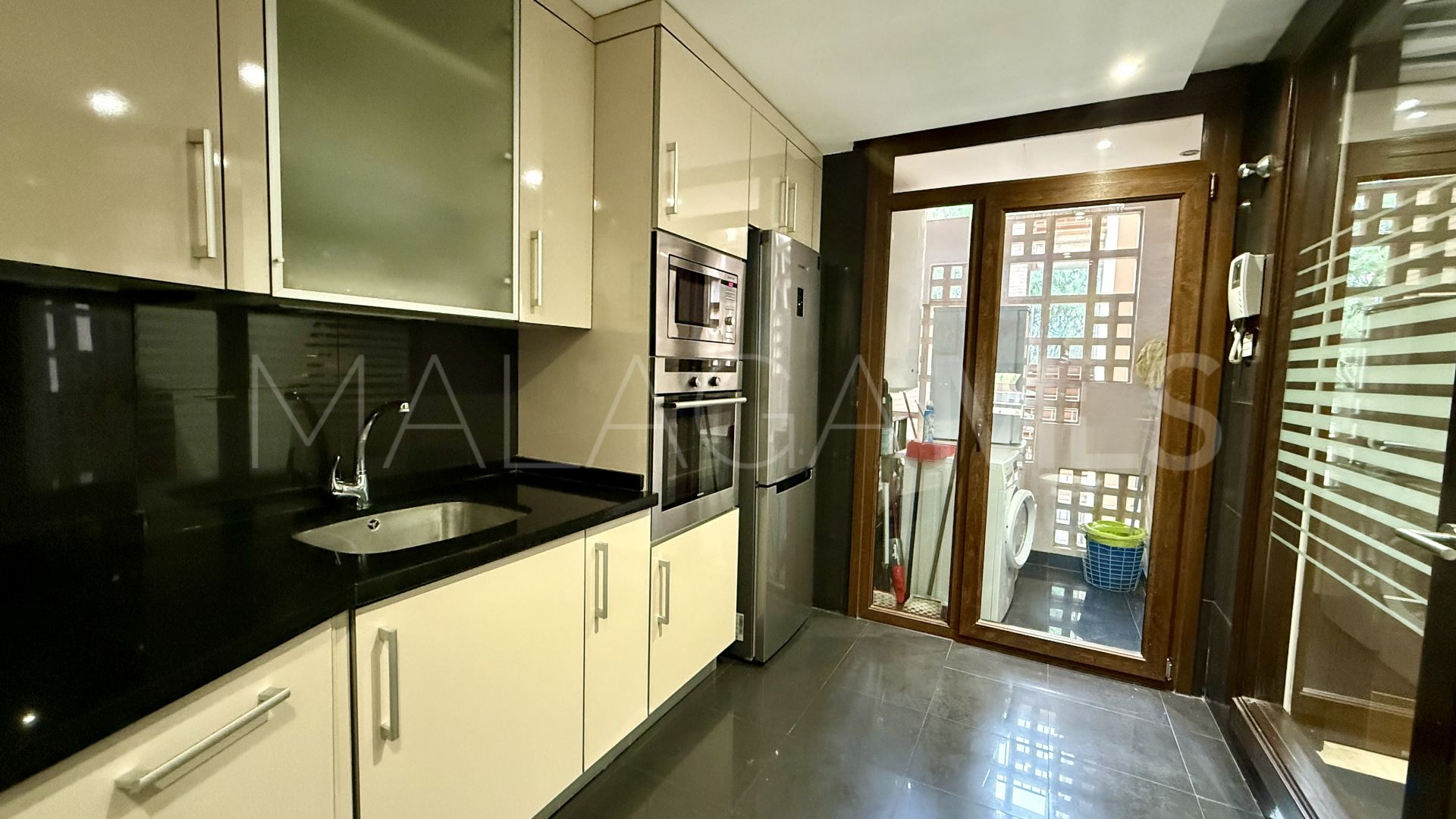 Apartment for sale in Bahia de la Plata with 3 bedrooms