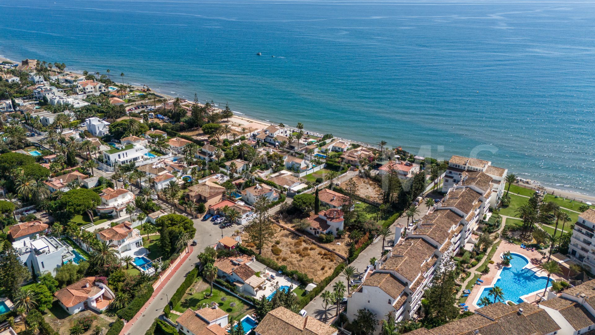 For sale plot in Marbesa