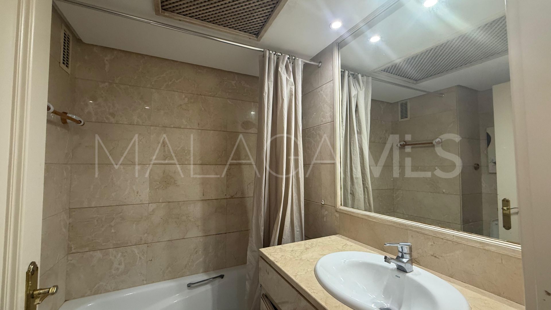 Wohnung for sale in Marbella - Puerto Banus