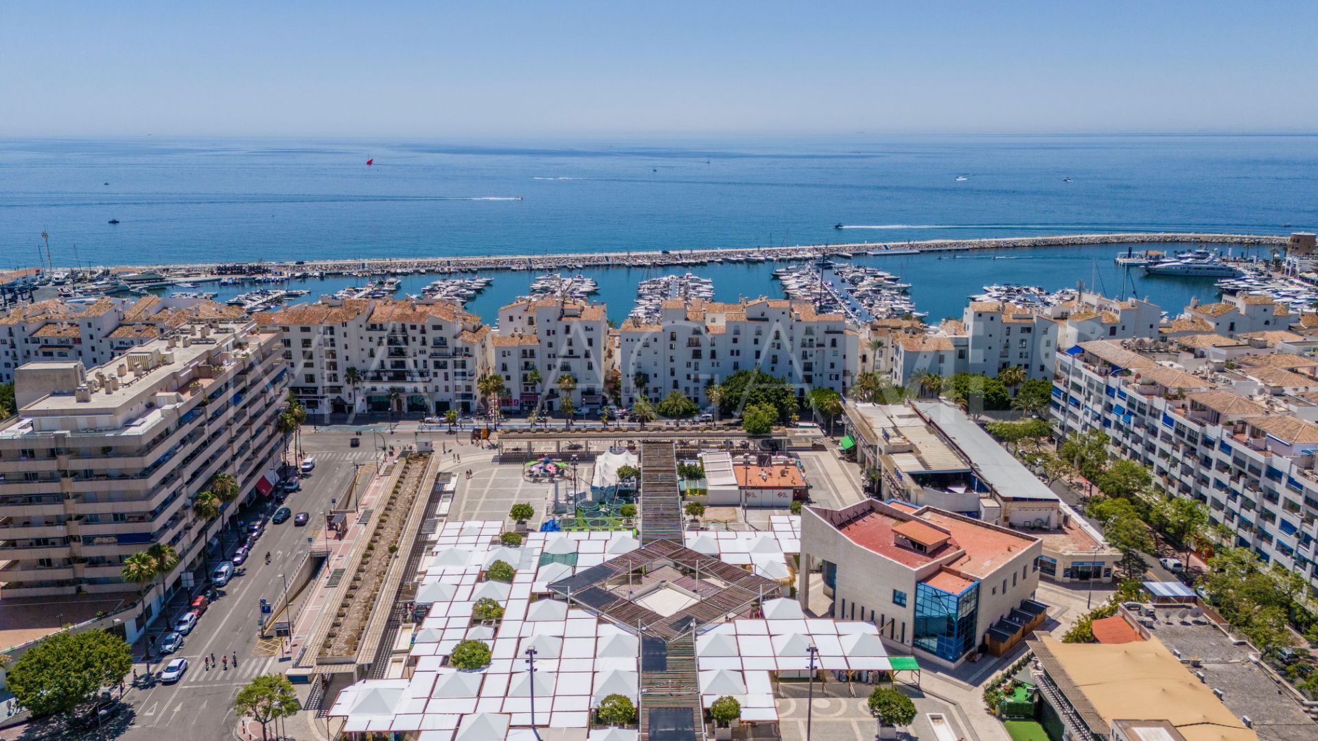 Wohnung for sale in Marbella - Puerto Banus