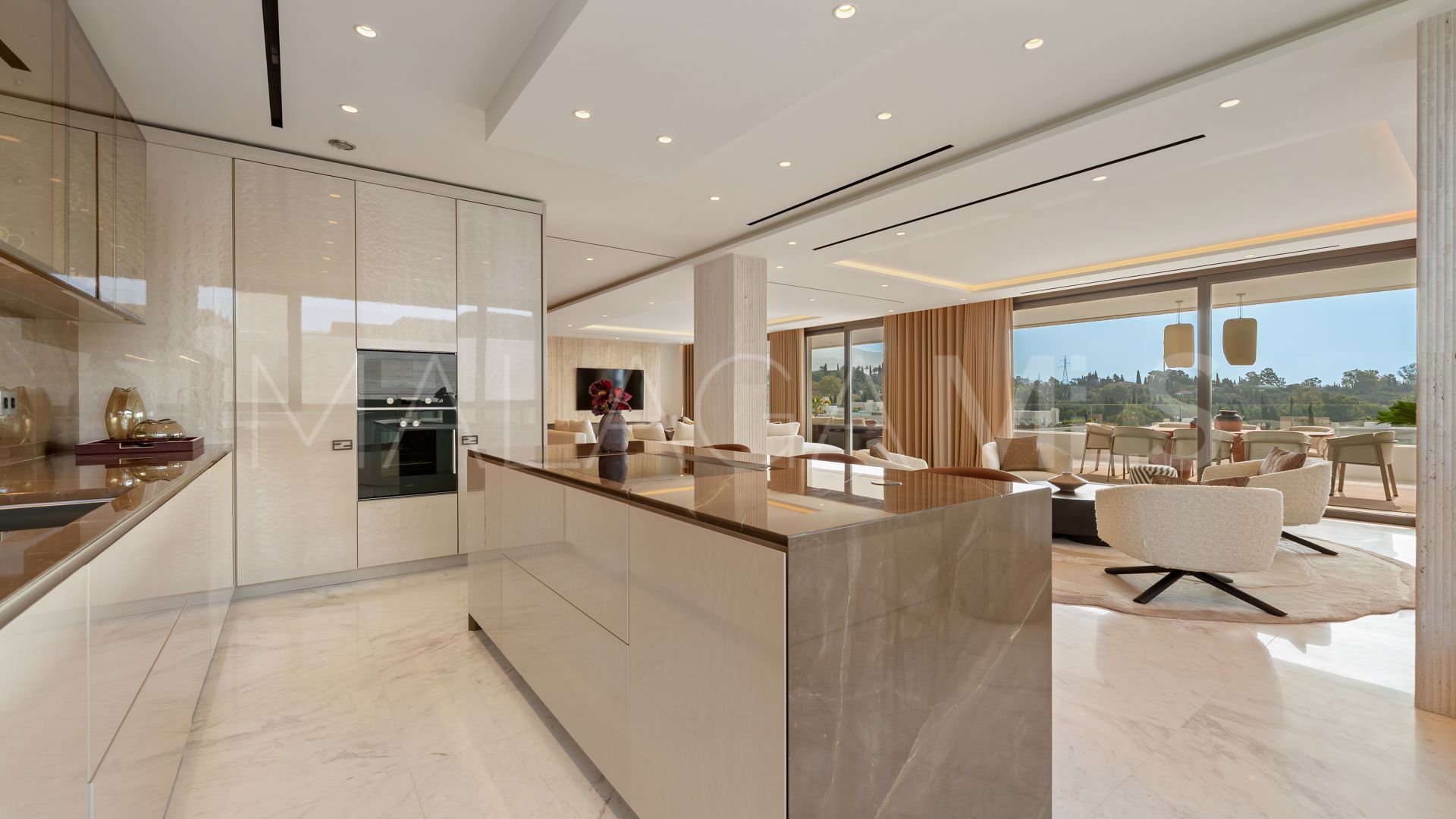 4 bedrooms duplex penthouse in Marbella Golden Mile for sale