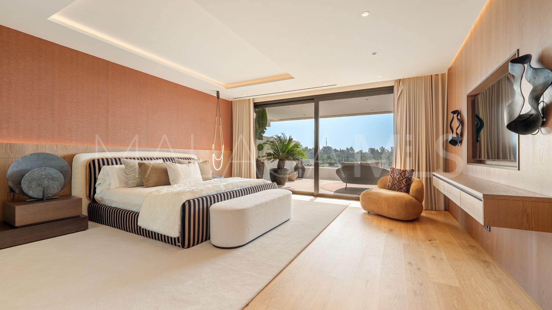 4 bedrooms duplex penthouse in Marbella Golden Mile for sale