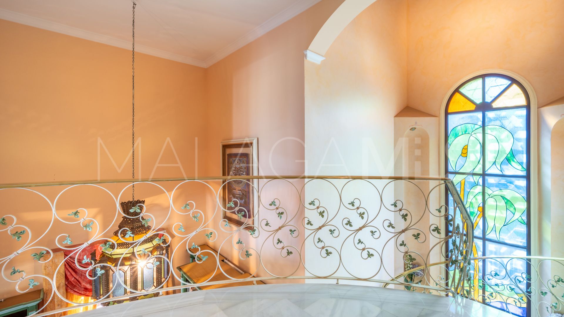 Villa for sale in Estepona