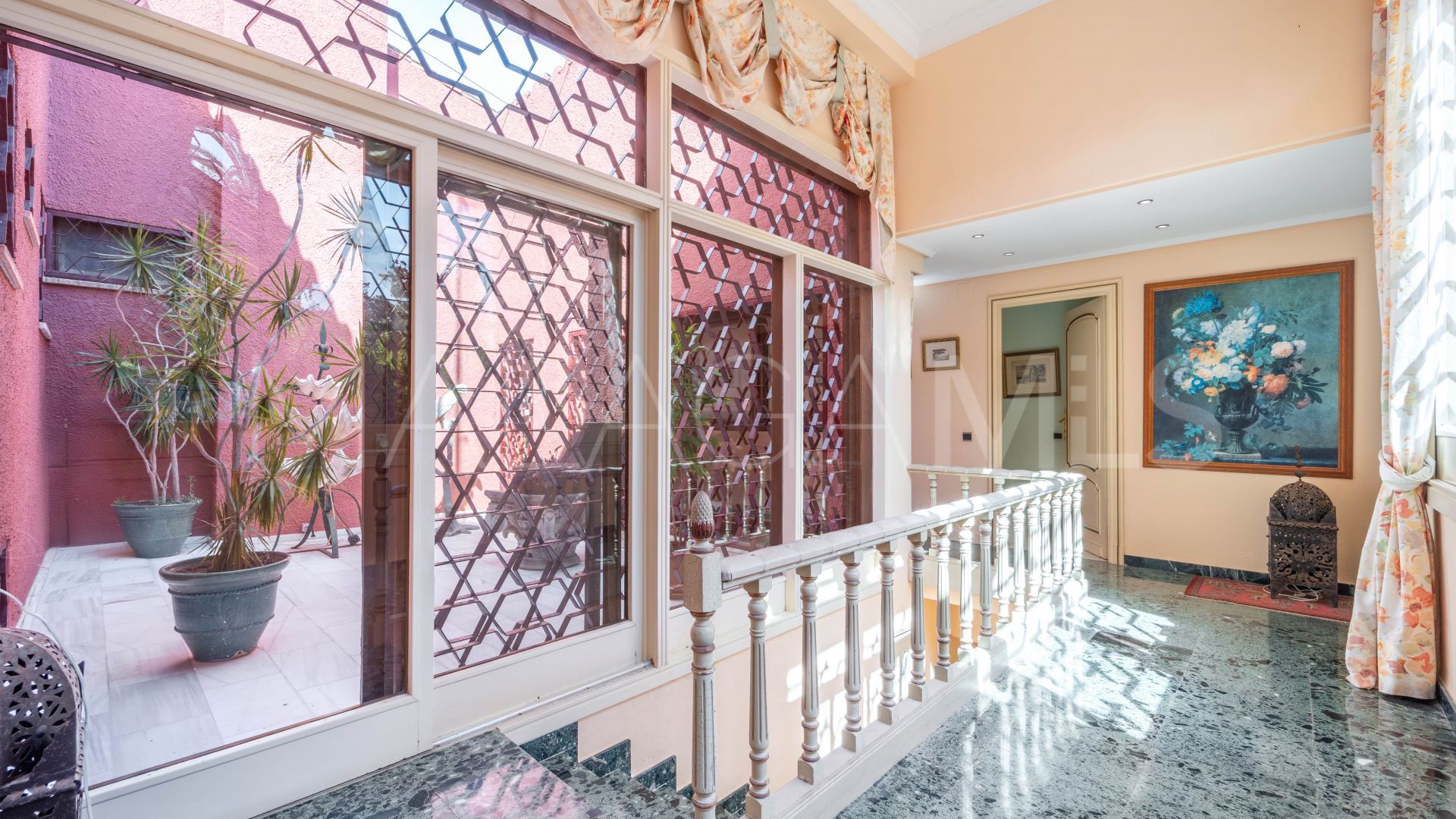 Villa for sale in Estepona