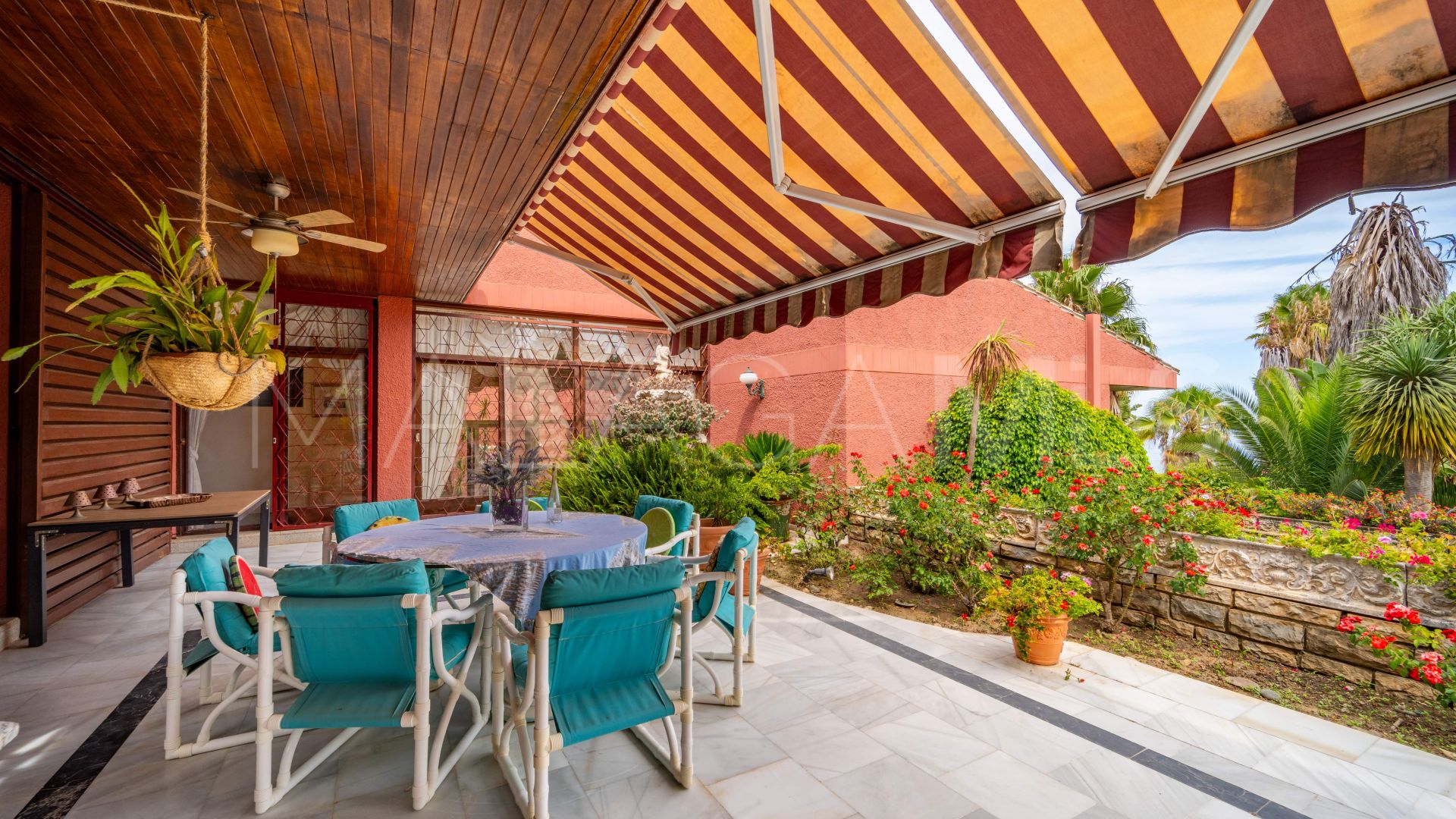 Villa for sale in Estepona