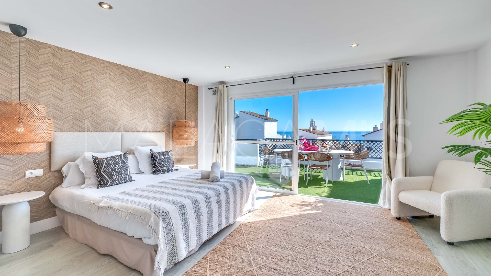 Duplex penthouse for sale in Terrazas de Banus