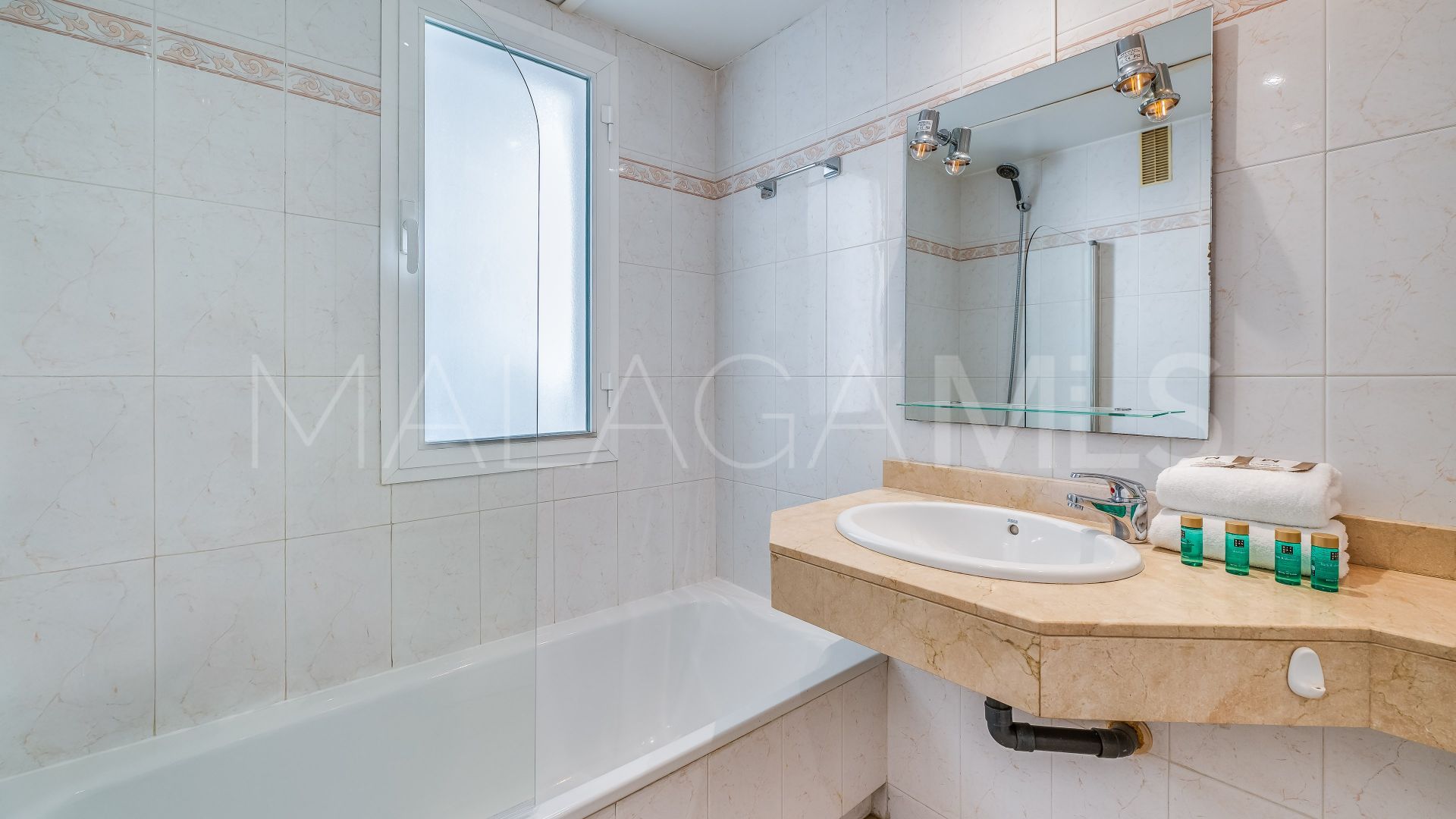 Duplex penthouse for sale in Terrazas de Banus