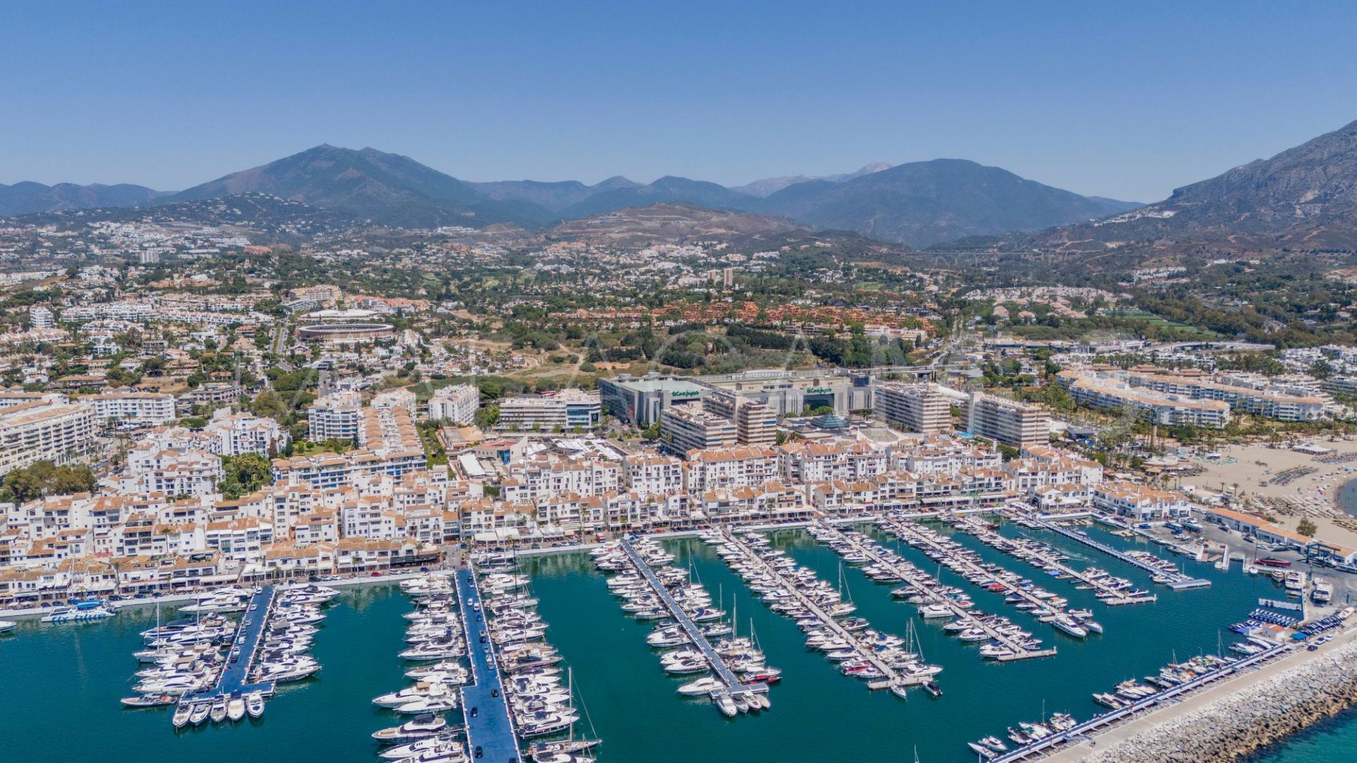 Duplex penthouse for sale in Terrazas de Banus
