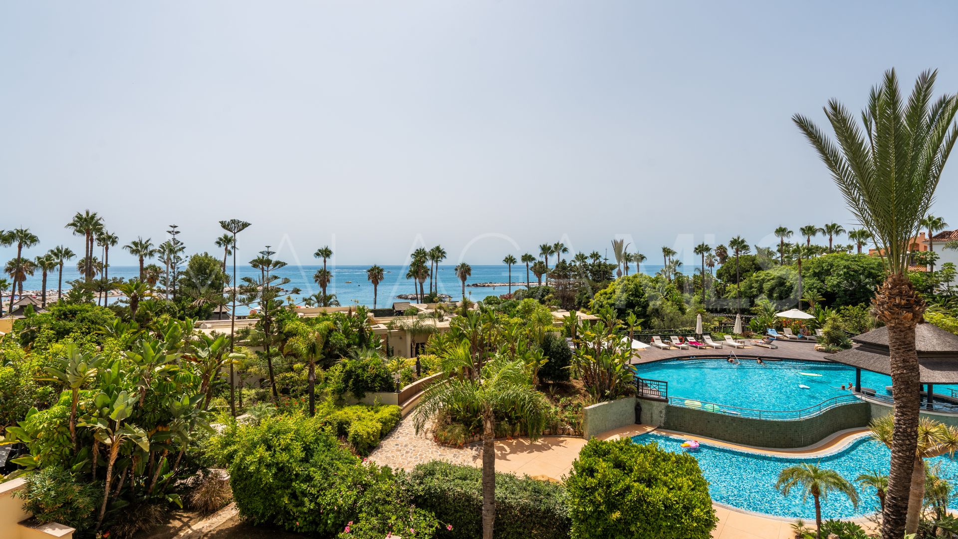 Se vende apartamento with 3 bedrooms in Marbella - Puerto Banus