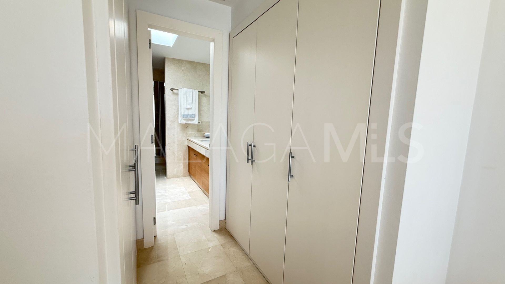 Appartement terrasse for sale in Alcazaba Beach