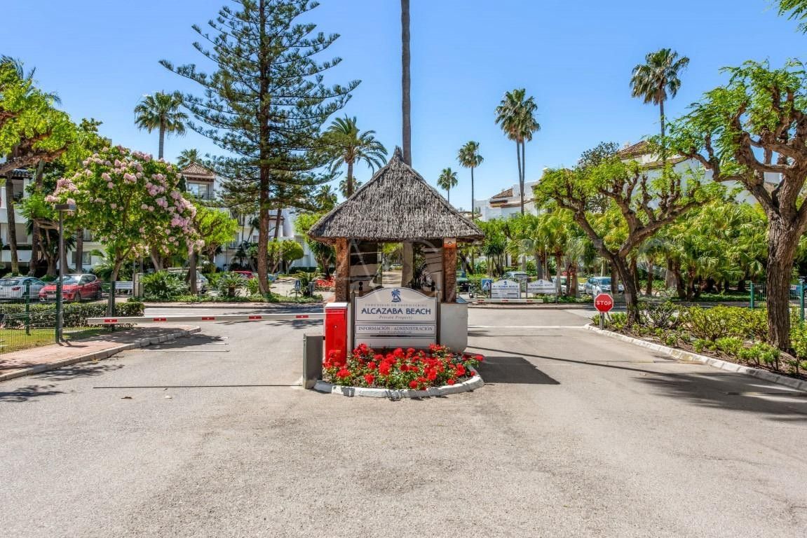 Appartement terrasse for sale in Alcazaba Beach