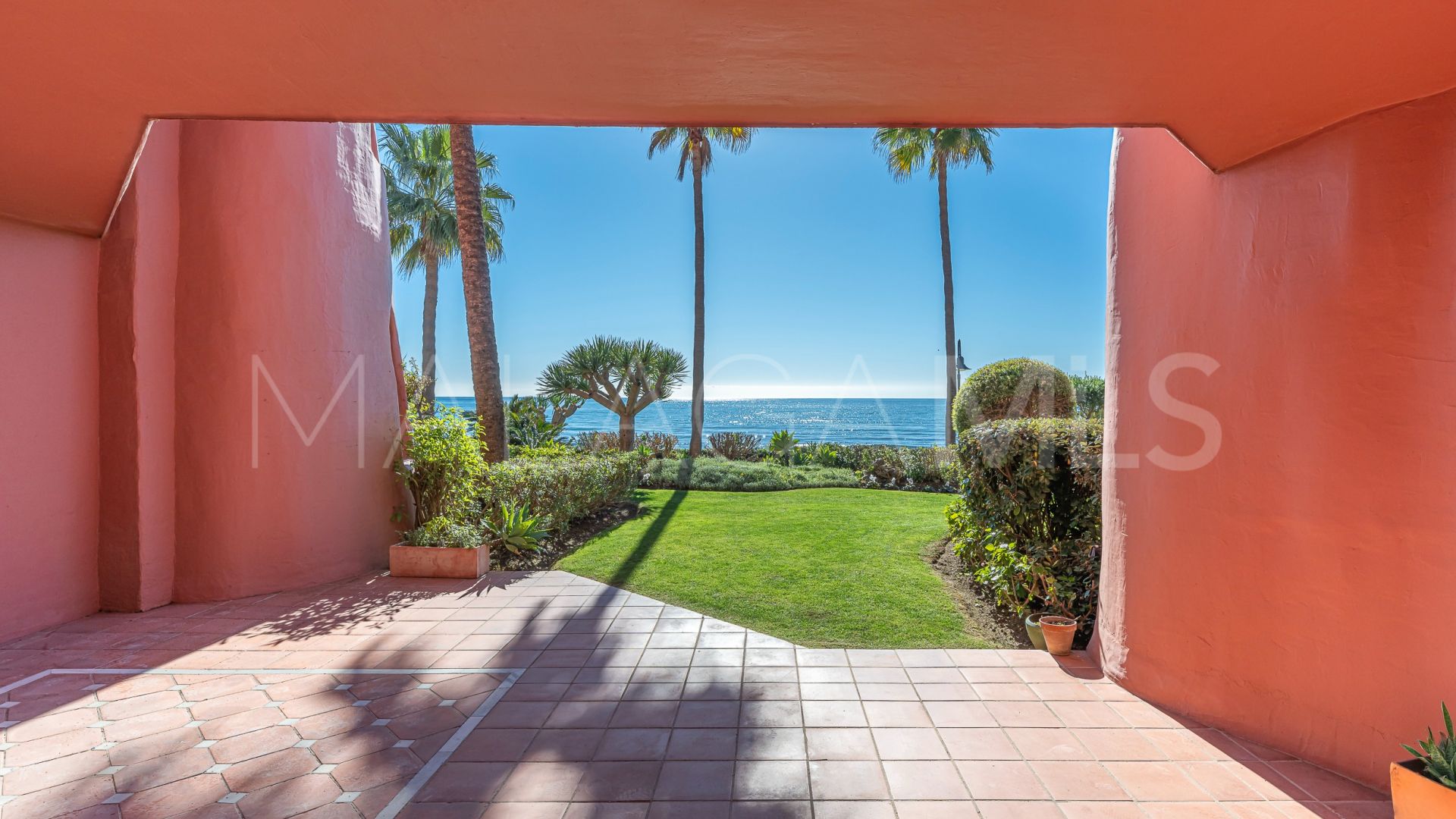 Menara Beach, apartamento planta baja a la venta