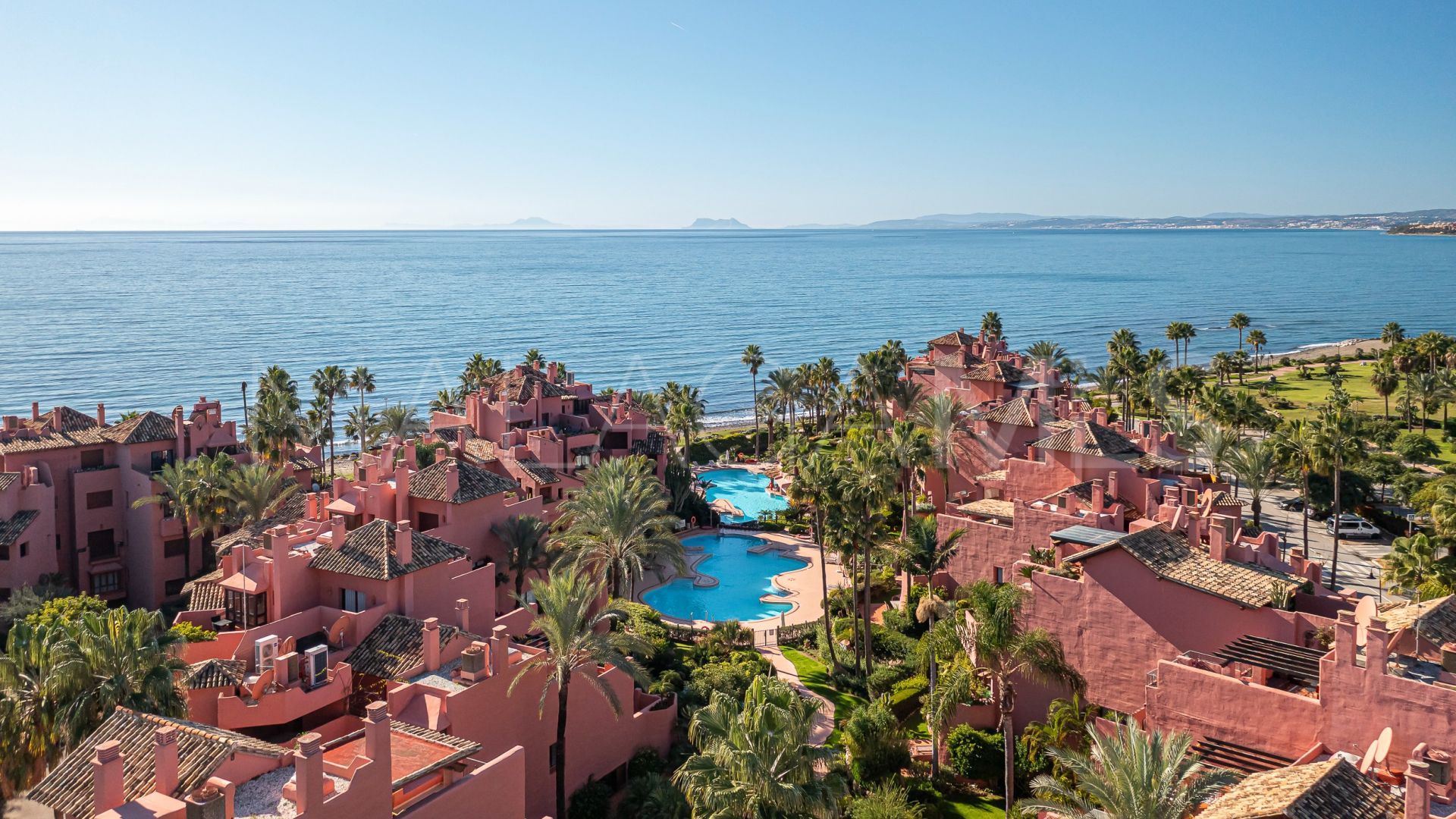 Menara Beach, apartamento planta baja a la venta