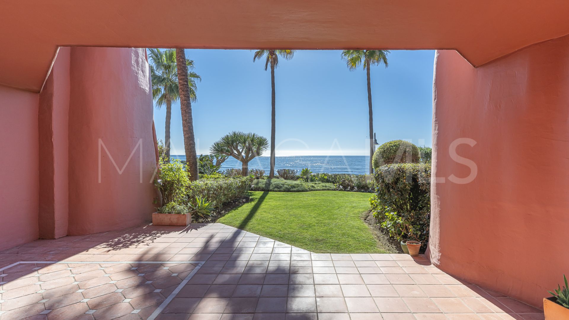 Menara Beach, apartamento planta baja a la venta