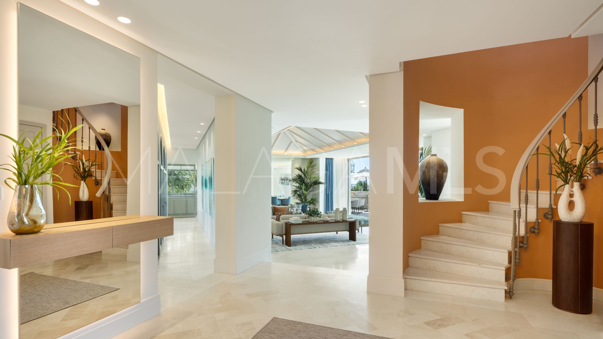 Villa for sale in Monte Halcones