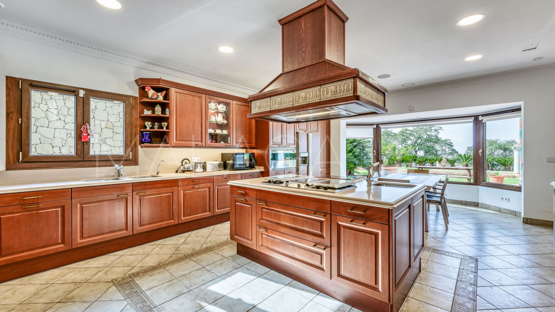 Mansion for sale in La Mairena