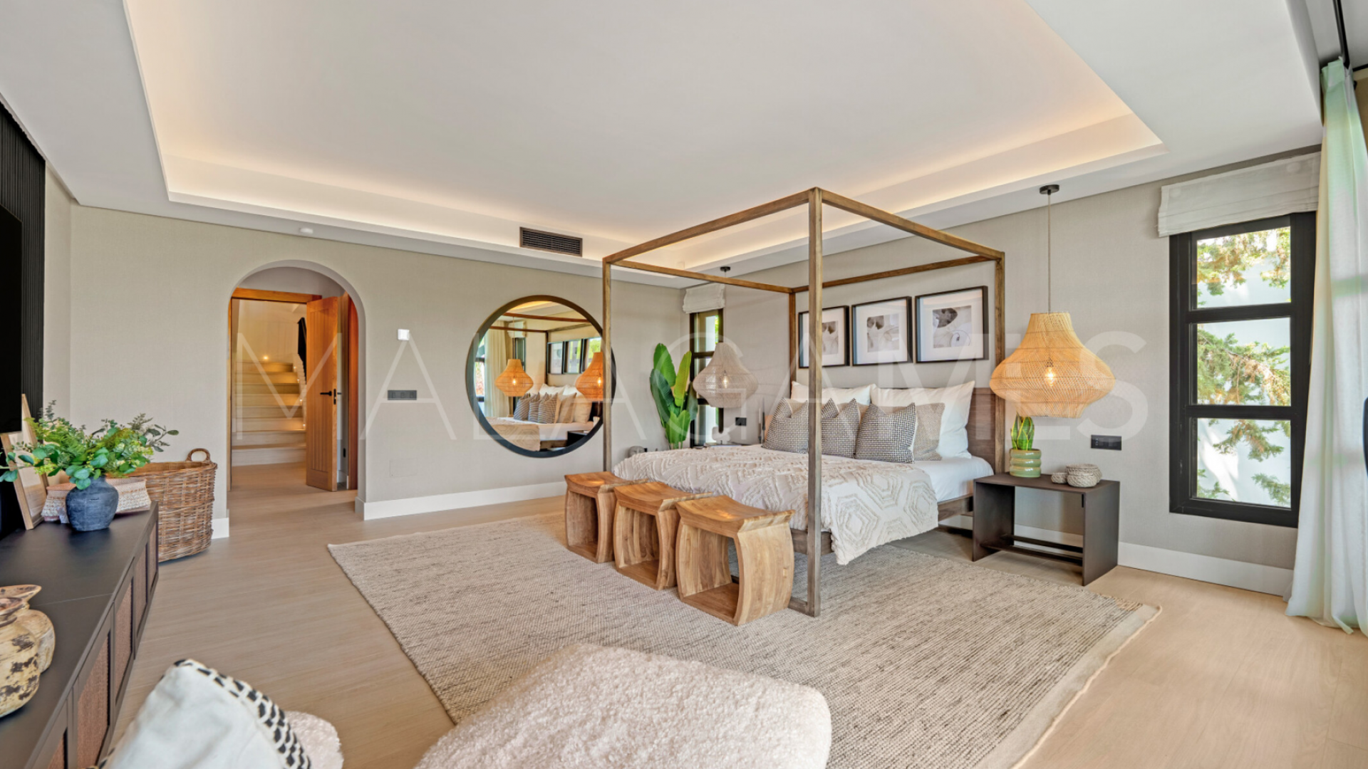 Villa for sale in Nueva Andalucia