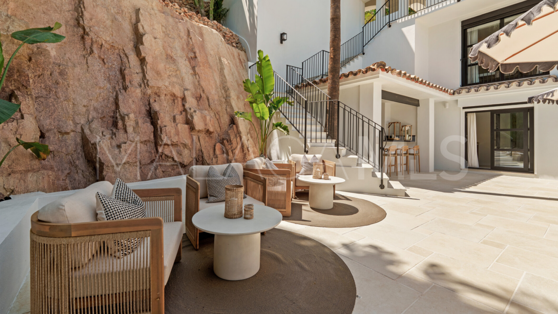 Villa for sale in Nueva Andalucia