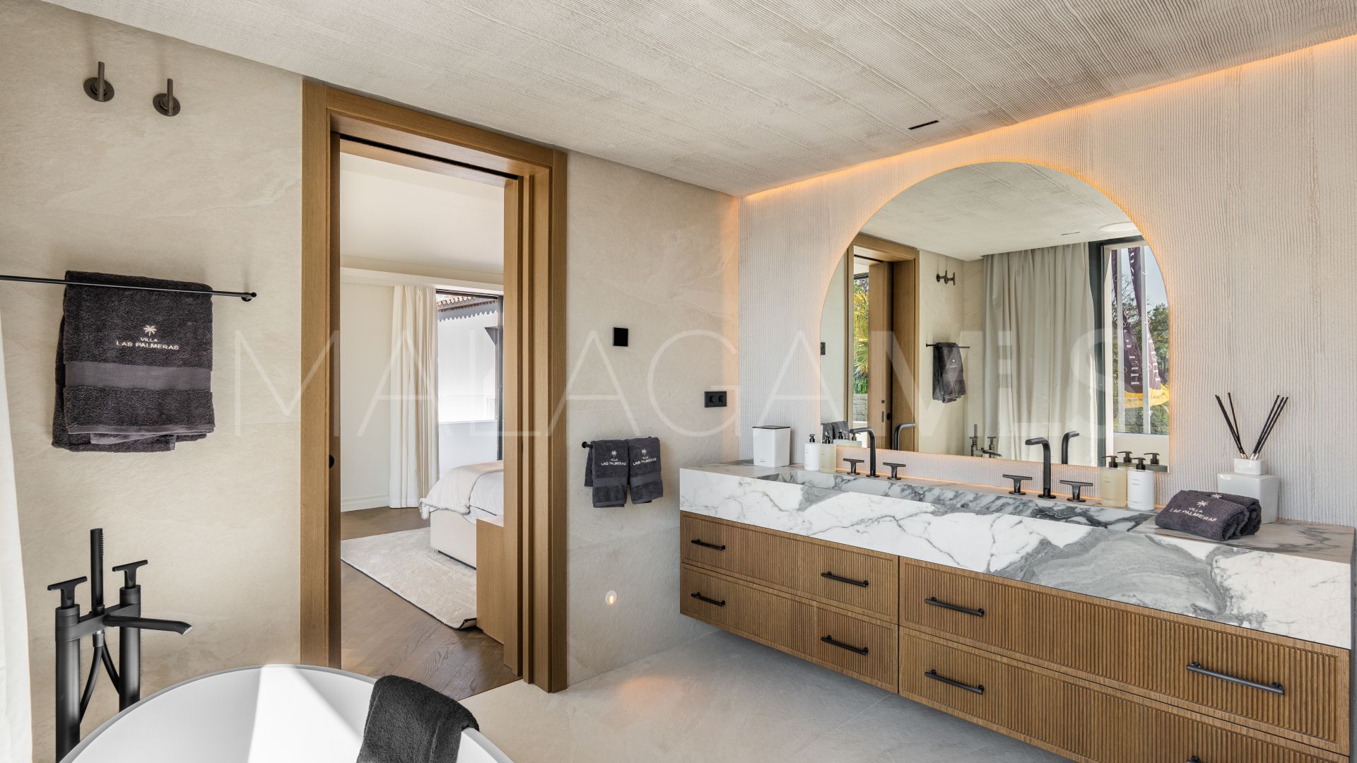 Villa for sale in Nueva Andalucia