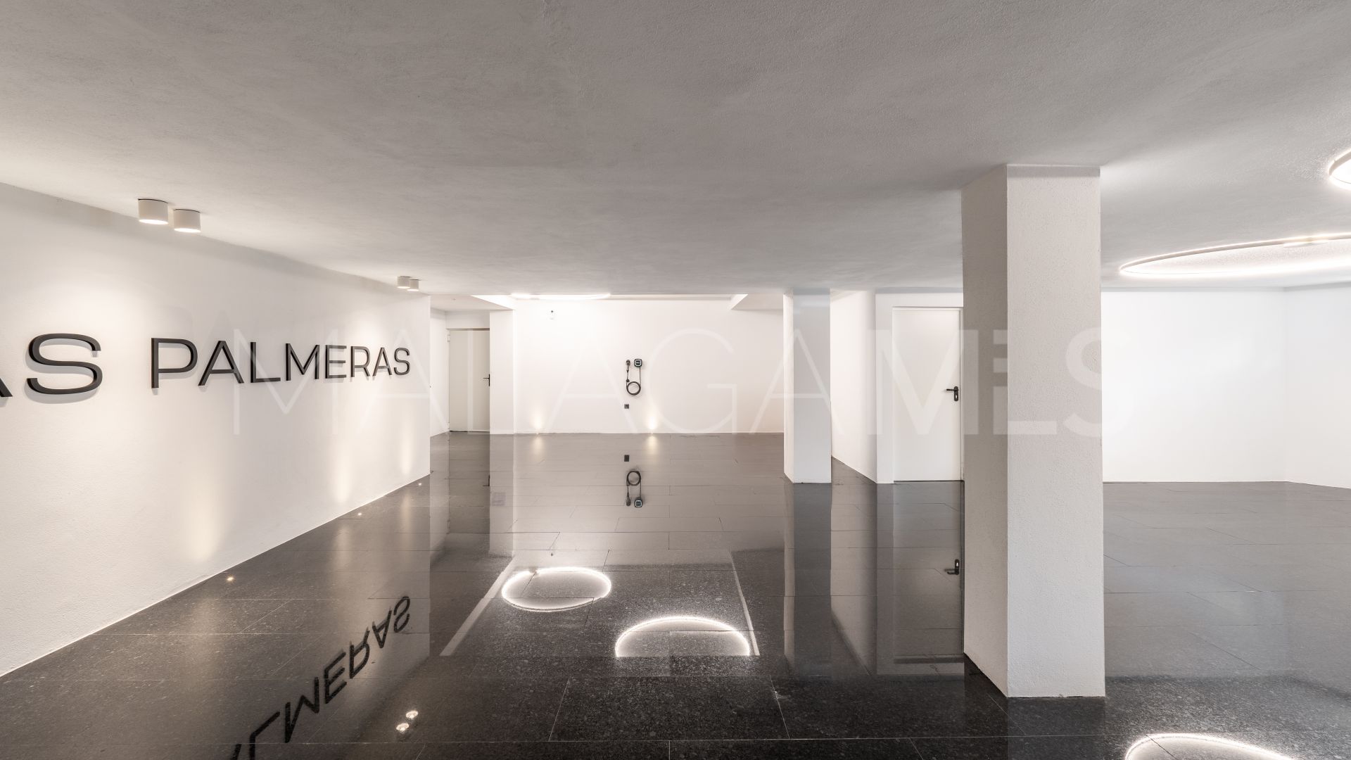 Villa for sale in Nueva Andalucia