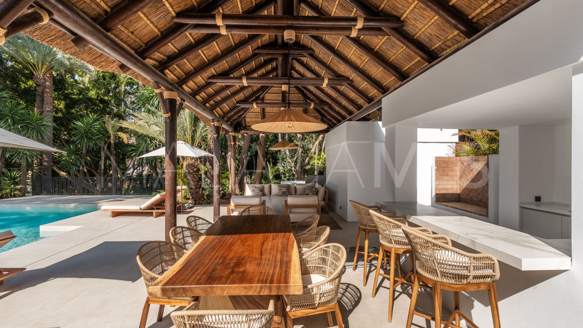 Villa for sale in Nueva Andalucia