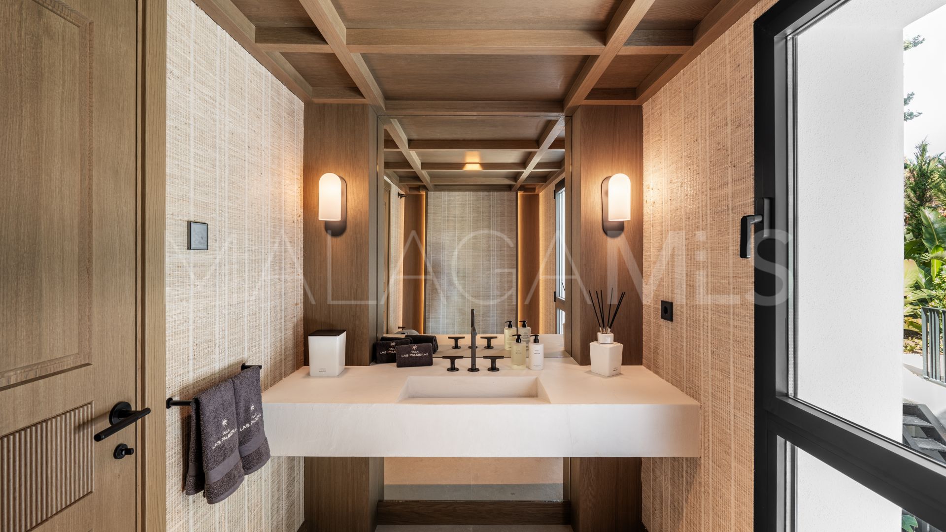 Villa for sale in Nueva Andalucia