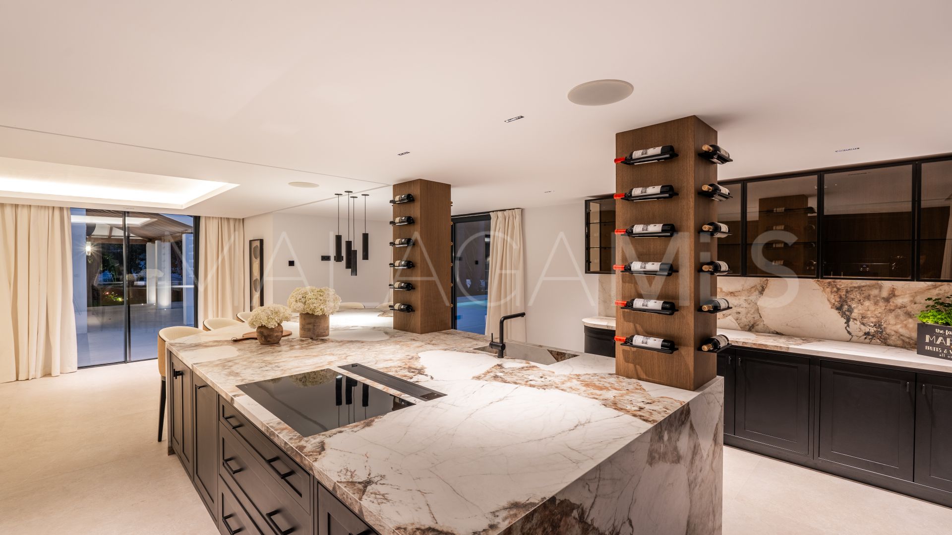 Villa for sale in Nueva Andalucia