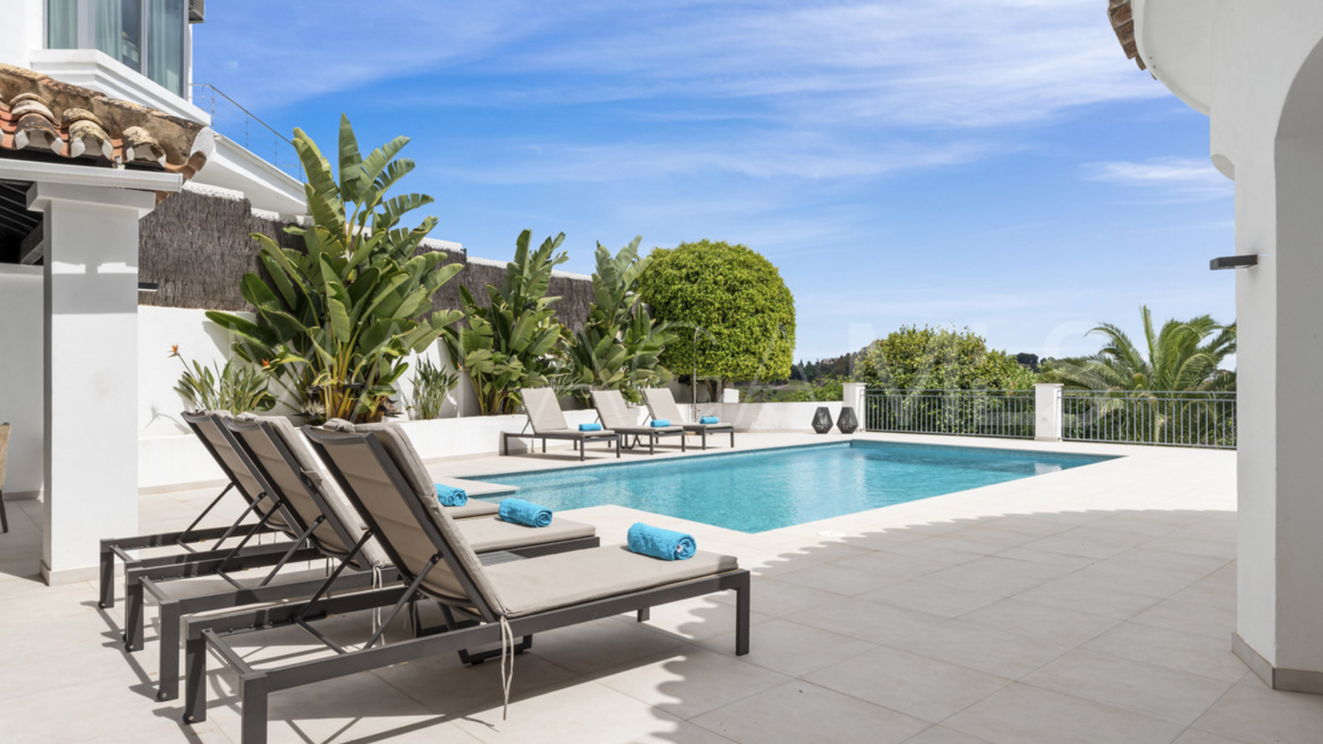 Villa for sale in Paraiso Alto