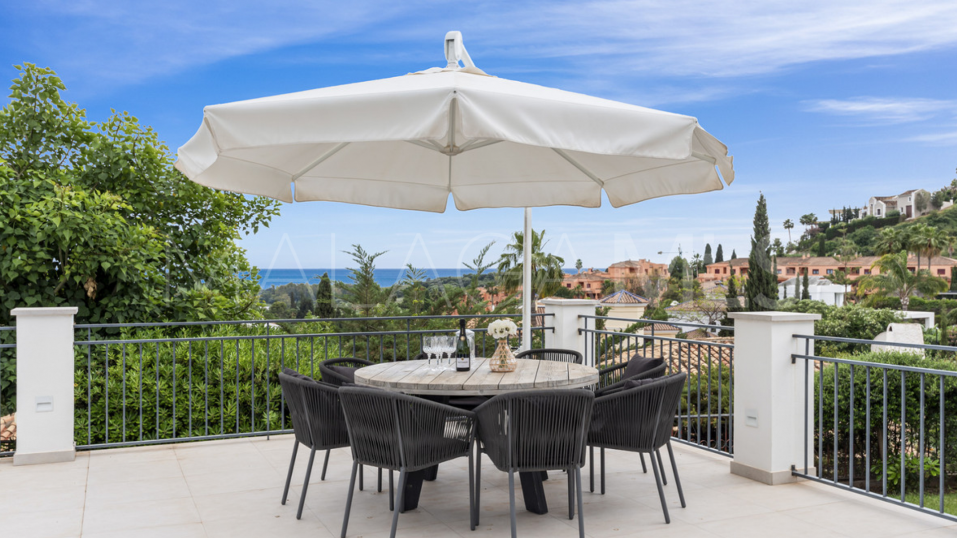 Villa for sale in Paraiso Alto