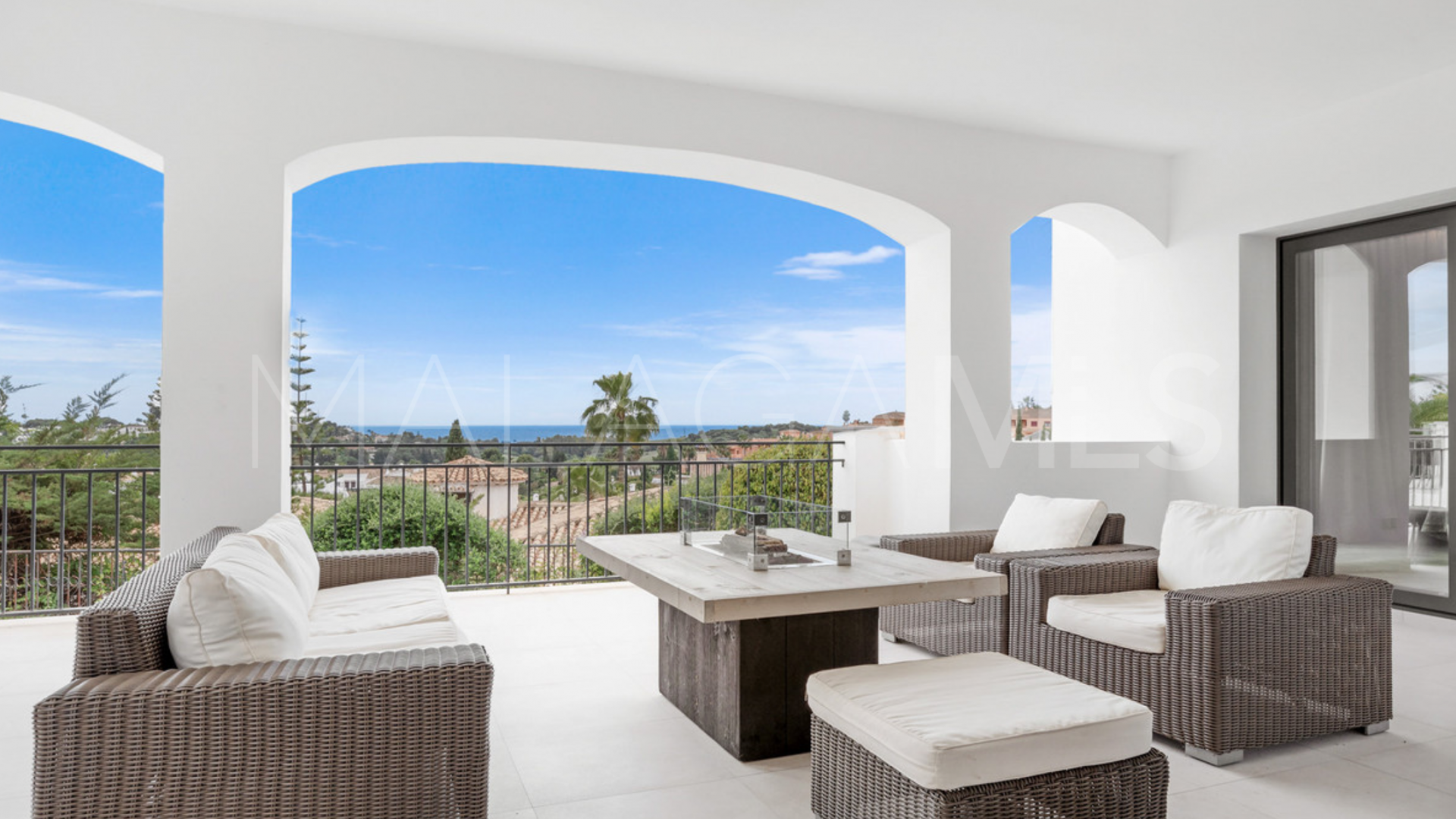Villa for sale in Paraiso Alto