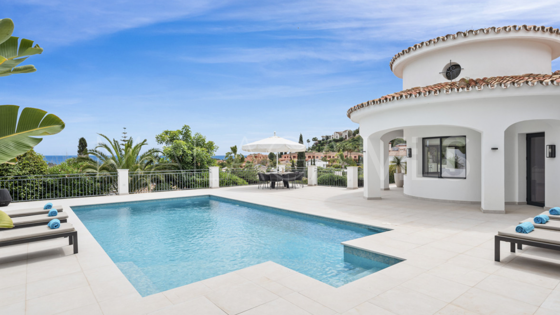 Villa for sale in Paraiso Alto